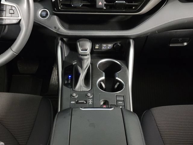 Used 2024 Toyota Highlander LE FWD image 26