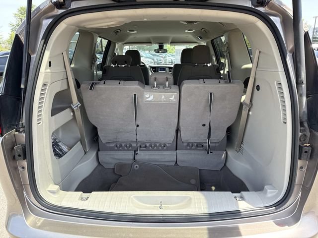 Used 2017 Chrysler Pacifica Touring FWD image 12
