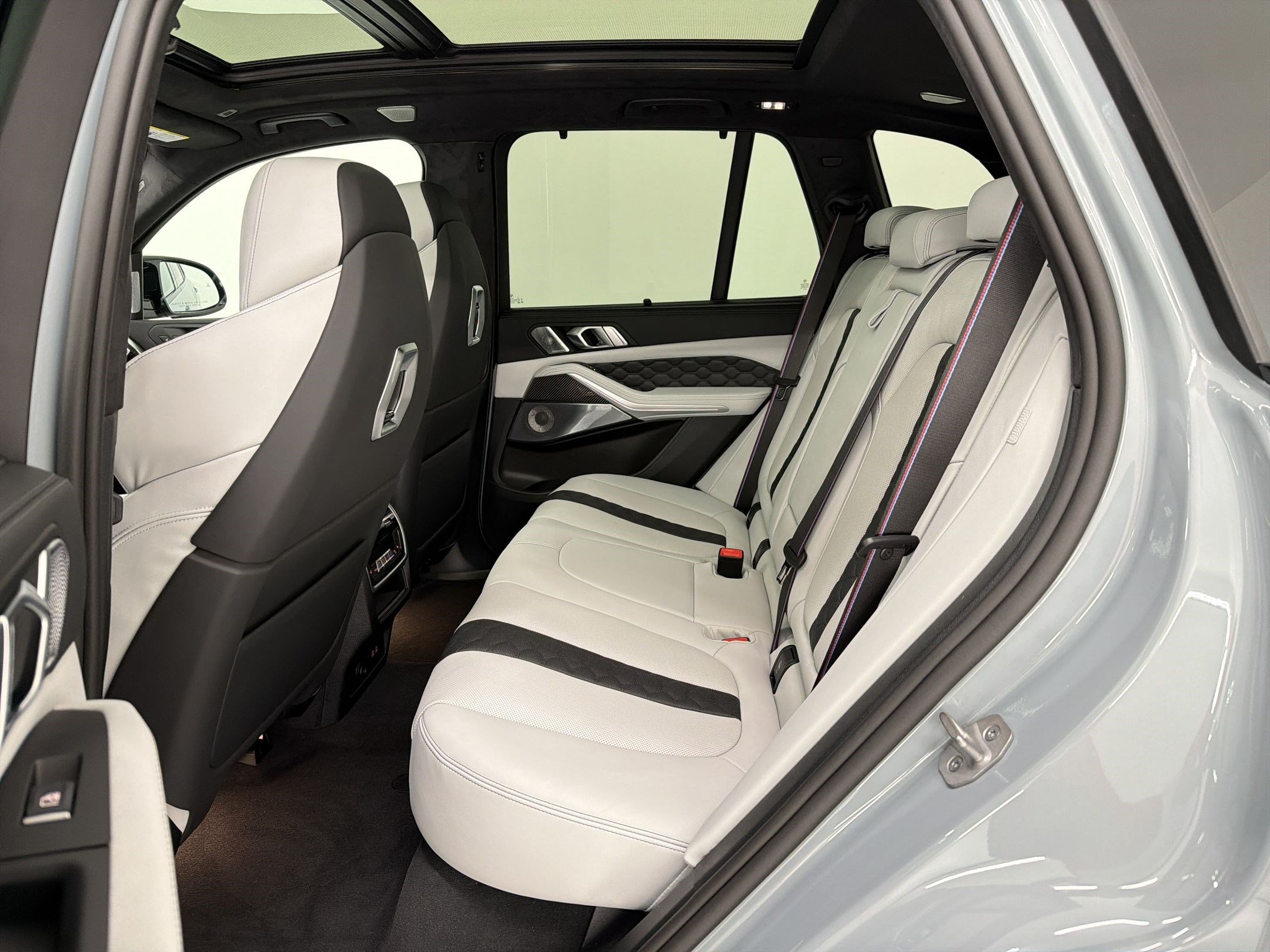 New 2026 BMW X5 M Competition w/ Executive Package AWD/4WD image 22