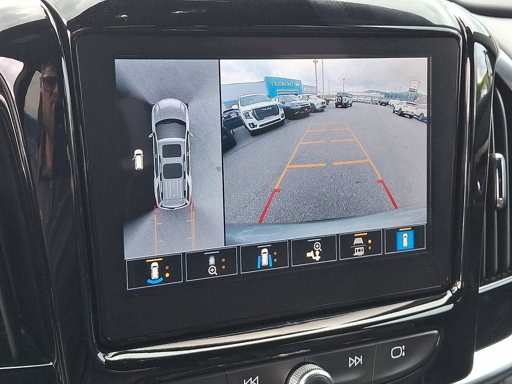 Used 2023 Chevrolet Traverse Premier w/ Redline Edition AWD/4WD image 18