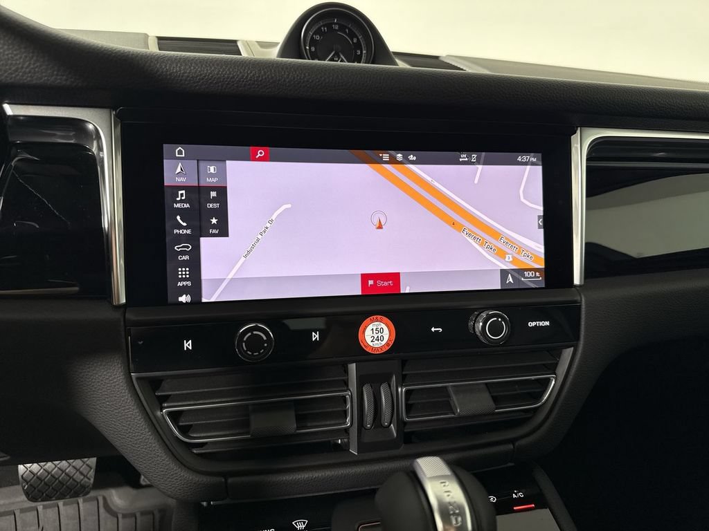 New 2026 Porsche Macan AWD/4WD image 27
