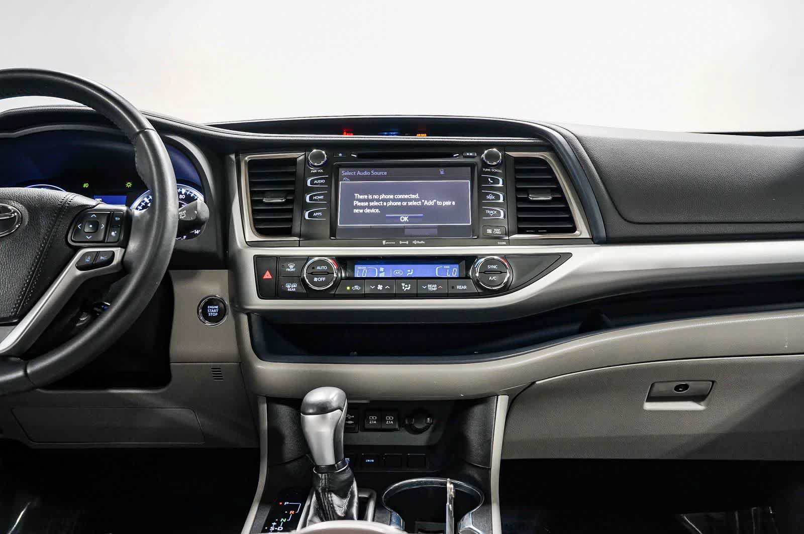 Certified 2019 Toyota Highlander XLE w/ Carpet Mat Package (TMS) FWD image 14
