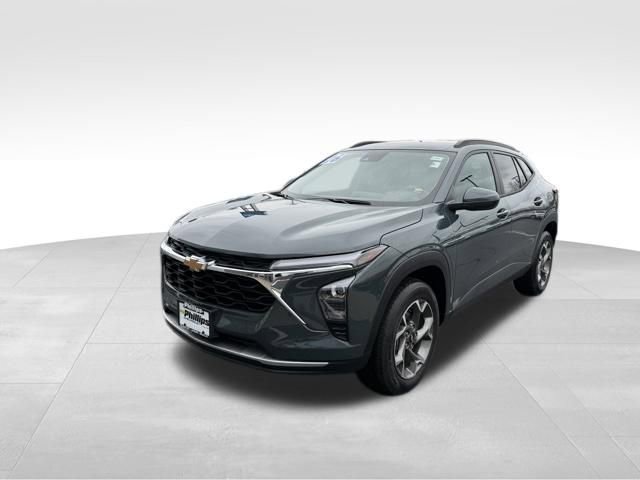 Certified 2026 Chevrolet Trax LT w/ LT Convenience Package image 2