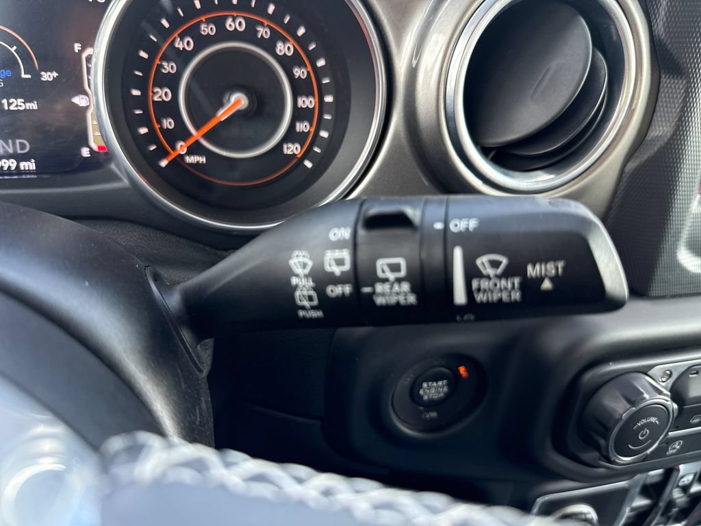 Used 2018 Jeep Wrangler Unlimited Sahara AWD/4WD image 18