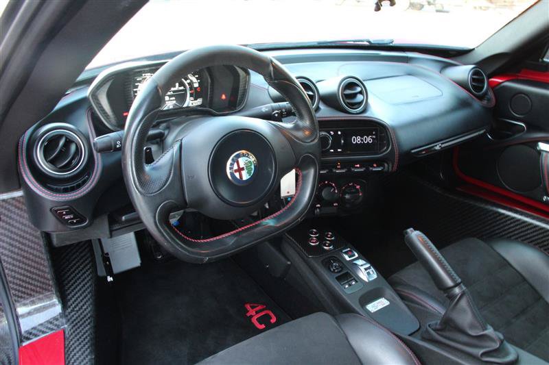Used 2015 Alfa Romeo 4C Launch Edition w/ Convenience Group RWD image 23