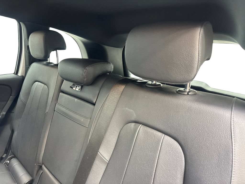 Used 2025 Mercedes-Benz GLB 250 4MATIC image 33