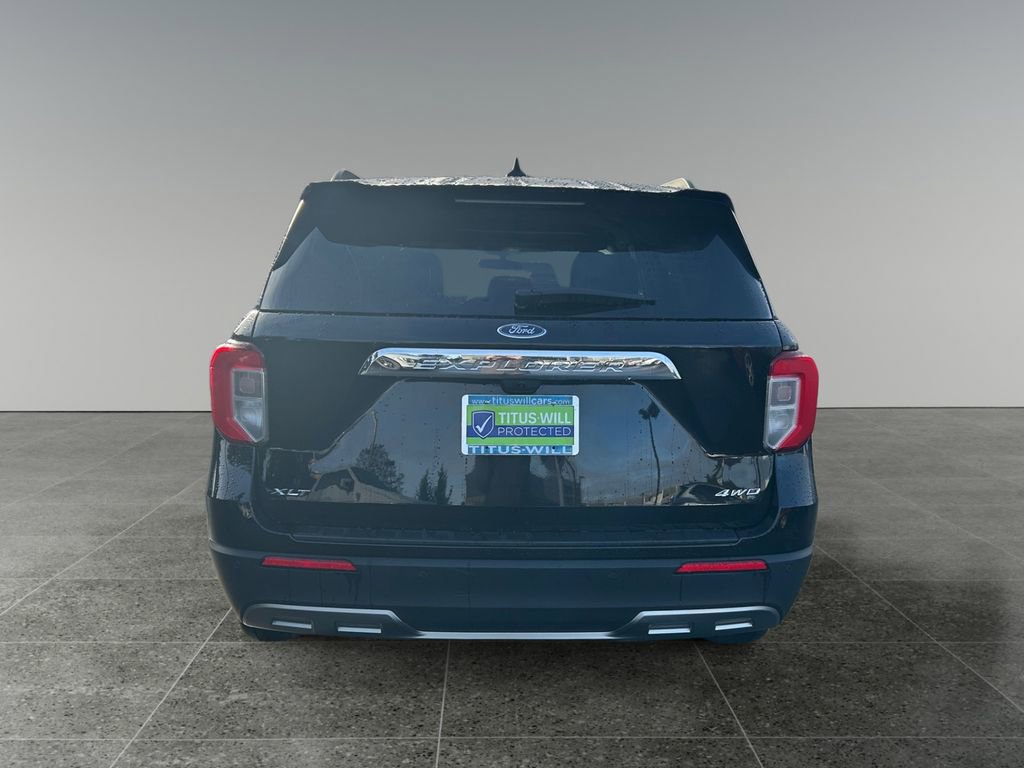 Used 2024 Ford Explorer XLT w/ Equipment Group 202A image 6