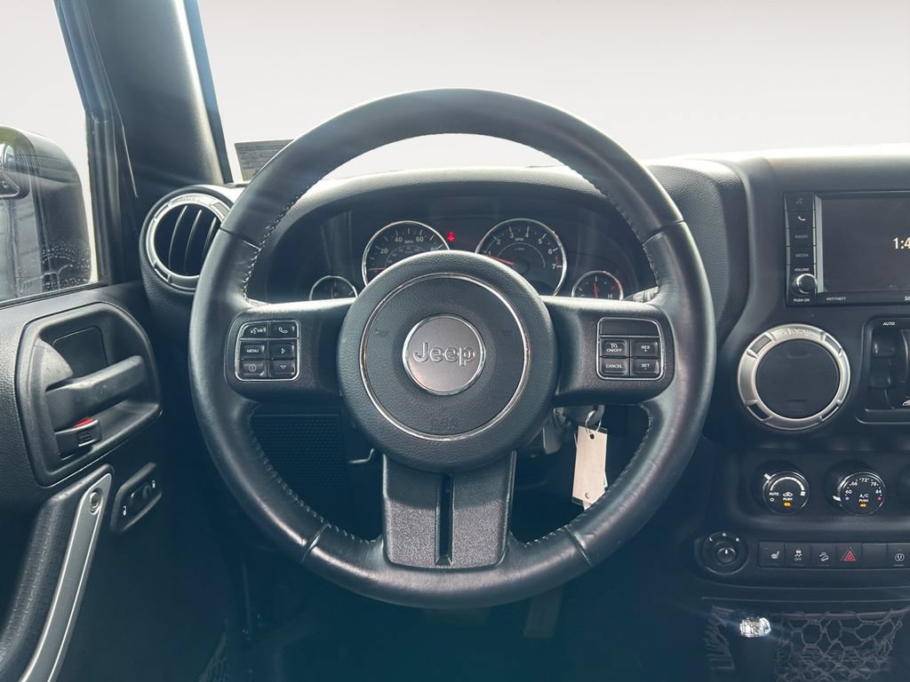 Used 2017 Jeep Wrangler Unlimited Sahara w/ Connectivity Group AWD/4WD image 12