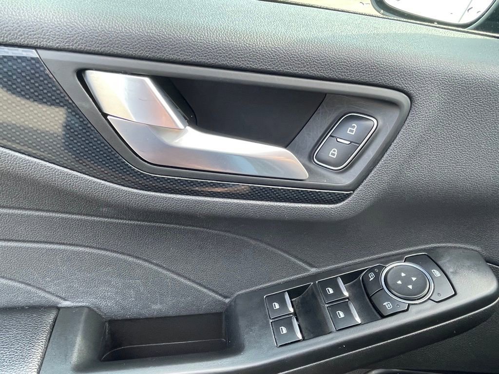 Used 2024 Ford Escape ST-Line image 12