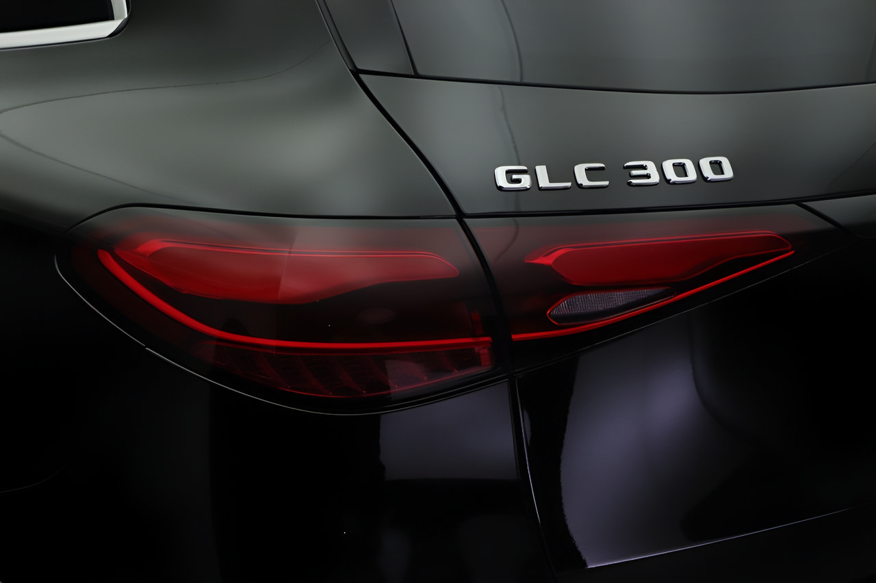 Used 2026 Mercedes-Benz GLC 300 image 18