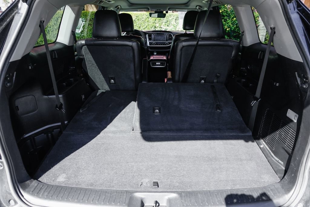 Used 2018 Toyota Highlander Limited Platinum image 9