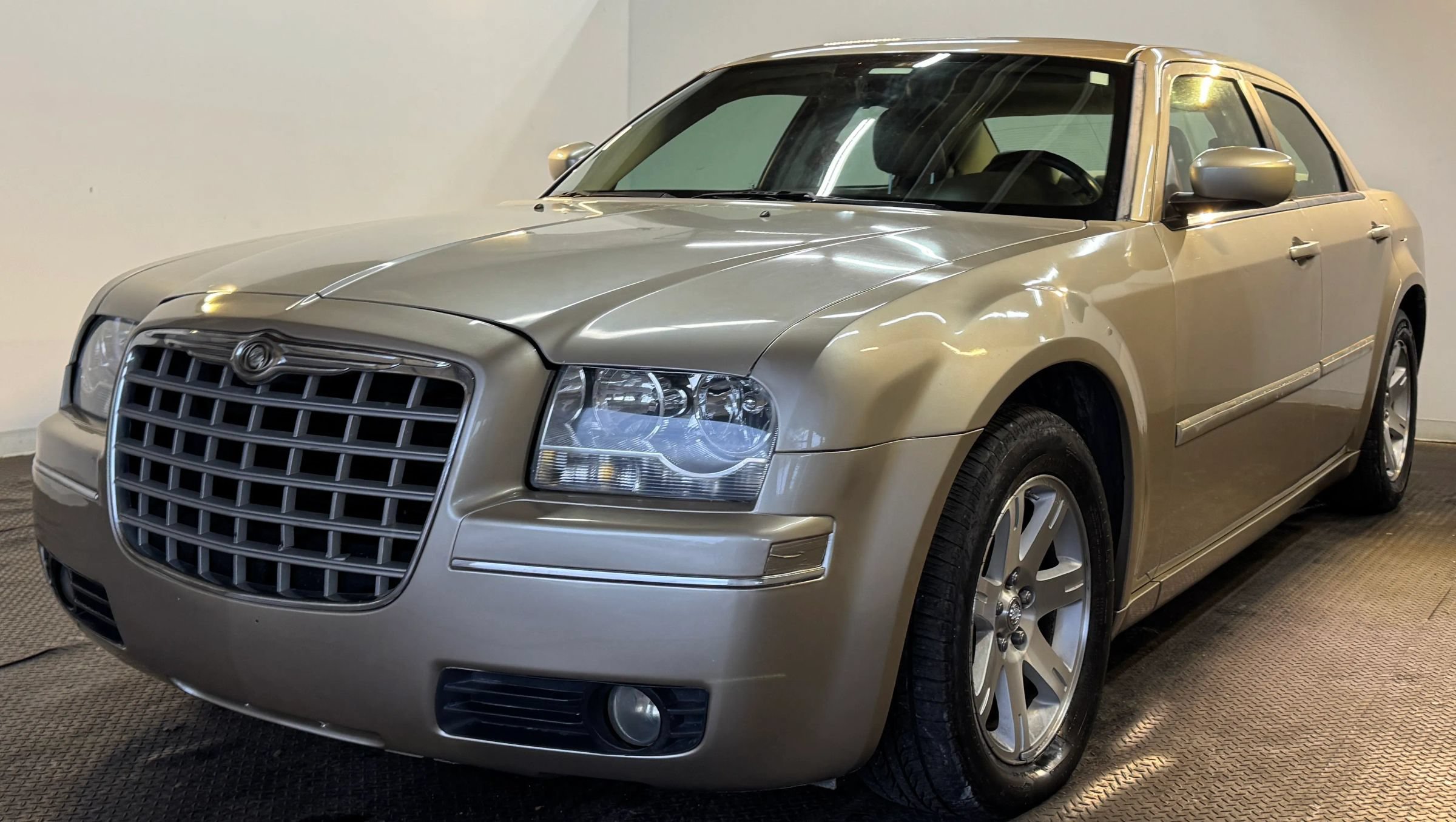 Used 2006 Chrysler 300 Touring RWD image 4