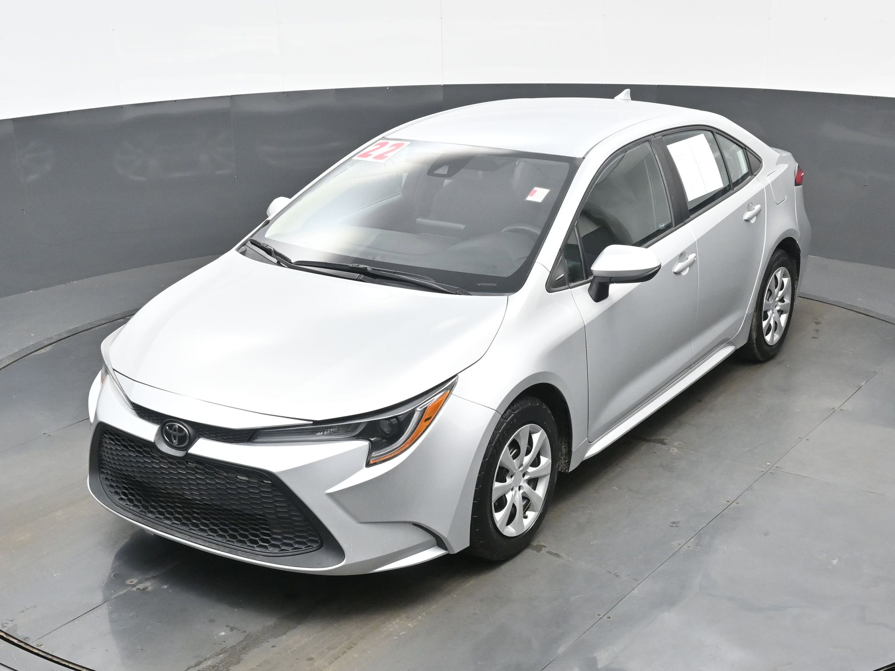Used 2022 Toyota Corolla LE image 32