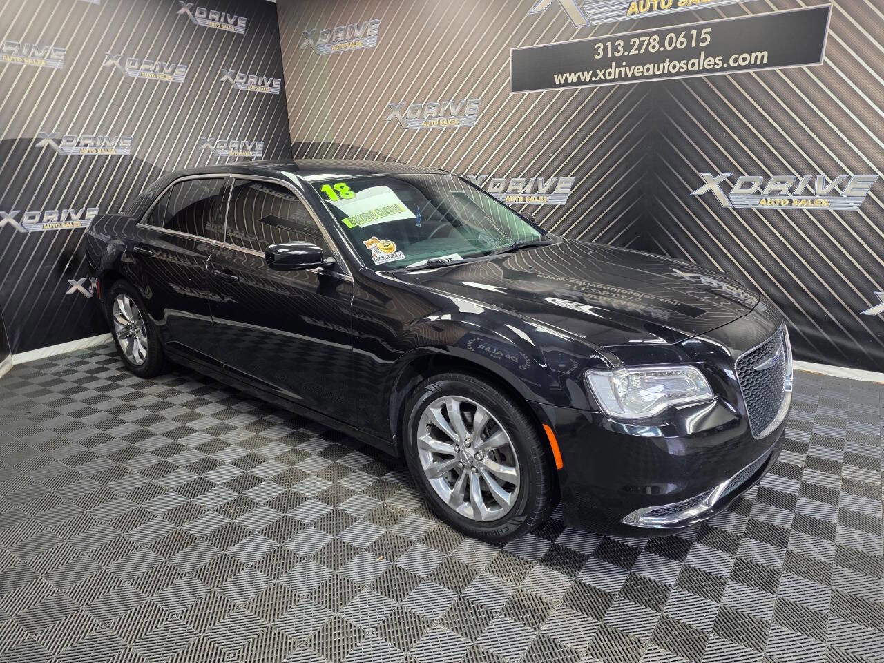 Used 2018 Chrysler 300 Touring L AWD/4WD image 9