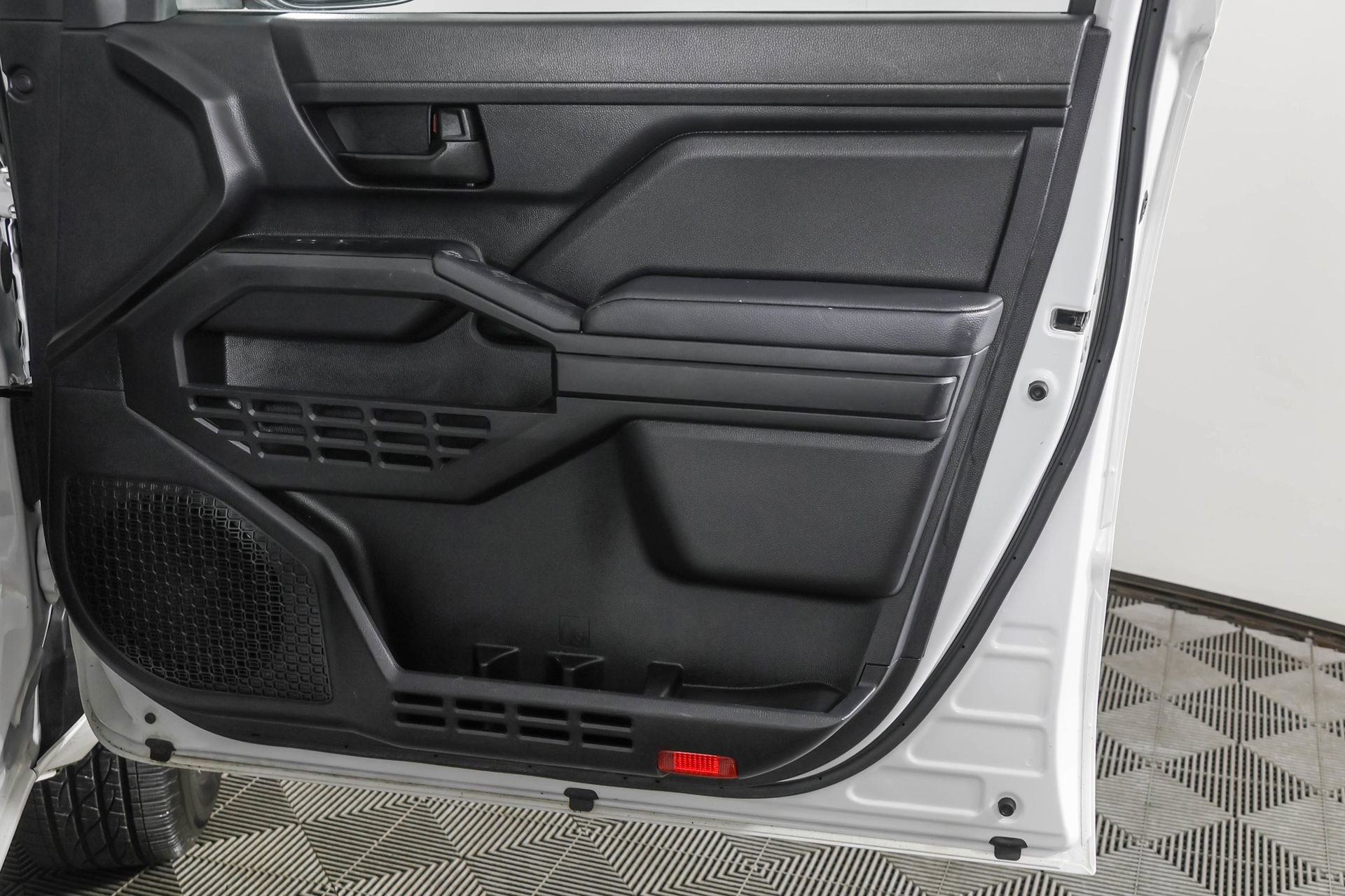Used 2024 Toyota Tacoma SR RWD image 39