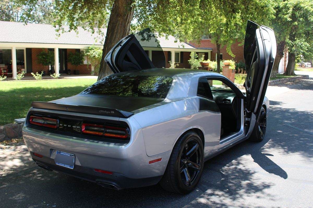 Used 2018 Dodge Challenger R/T w/ Quick Order Package 22P T/A RWD image 6
