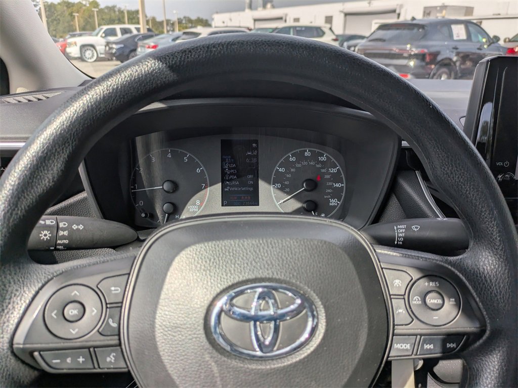 Used 2024 Toyota Corolla LE image 29