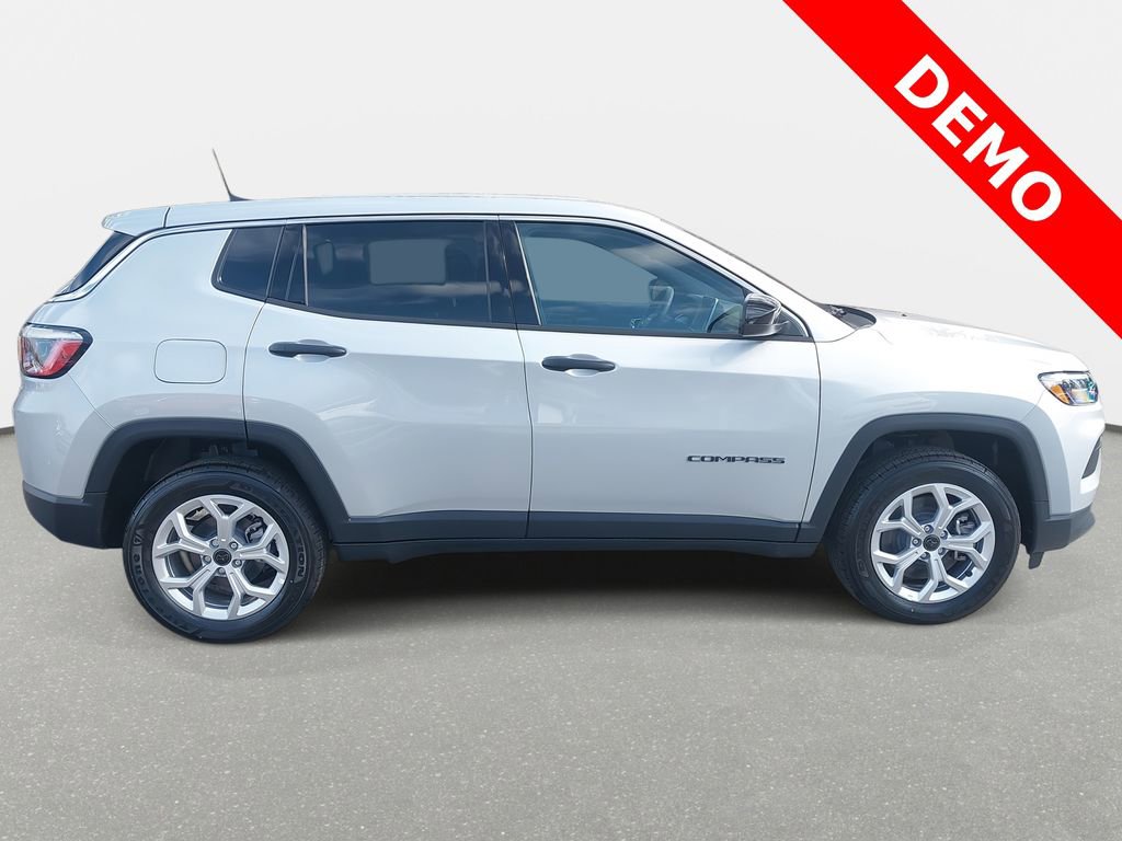 New 2025 Jeep Compass Sport image 4