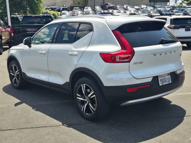 Used 2023 Volvo XC40 B5 Plus AWD/4WD image 6
