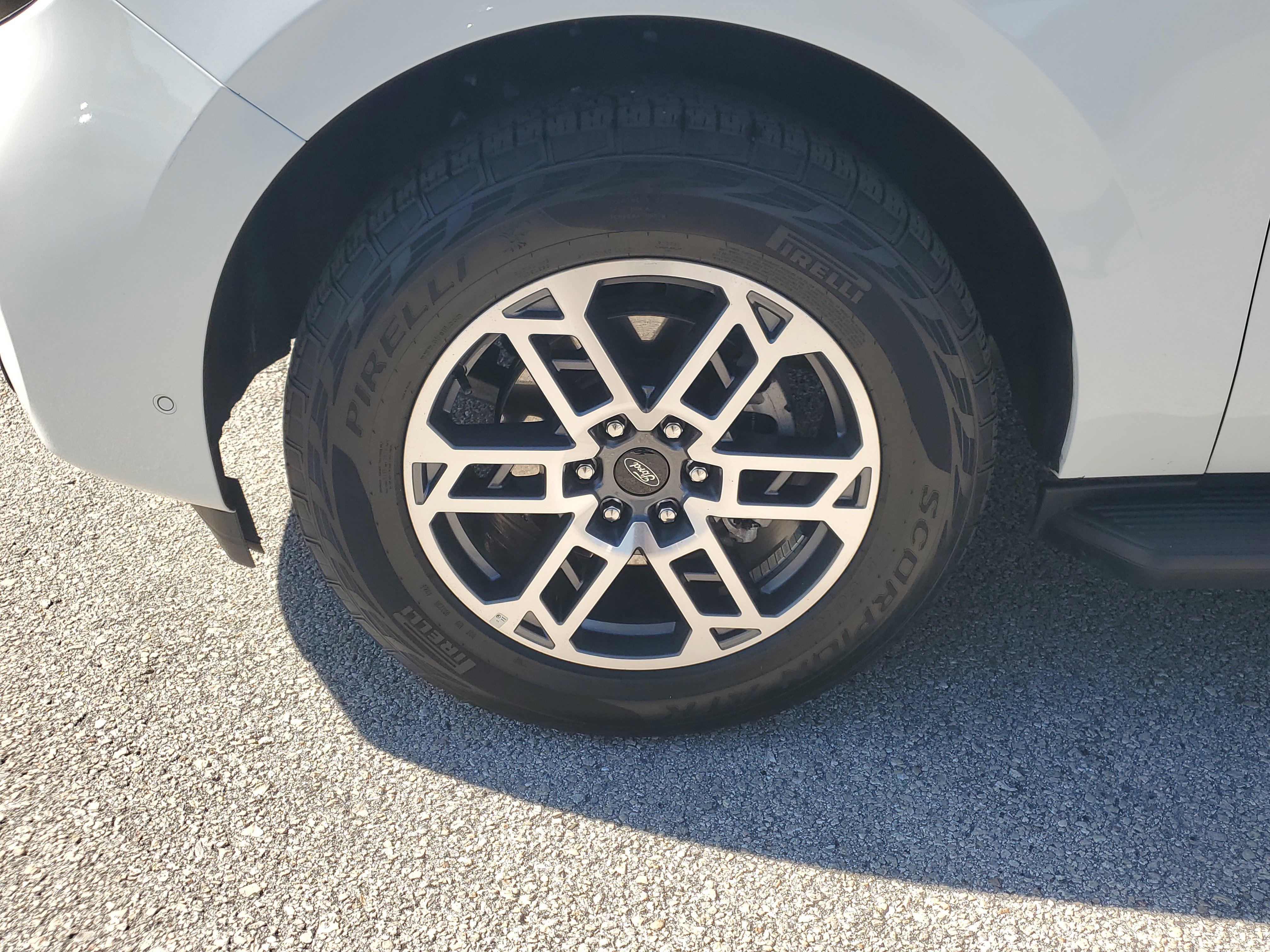 Certified 2025 Ford Expedition Active image 5