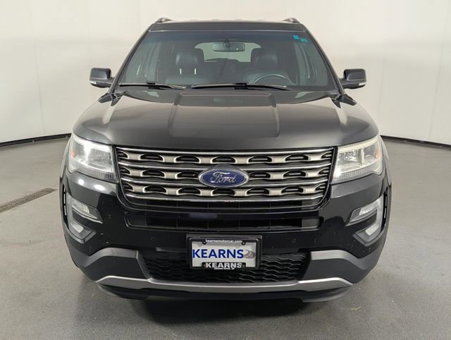 Used 2017 Ford Explorer XLT w/ Equipment Group 202A image 3