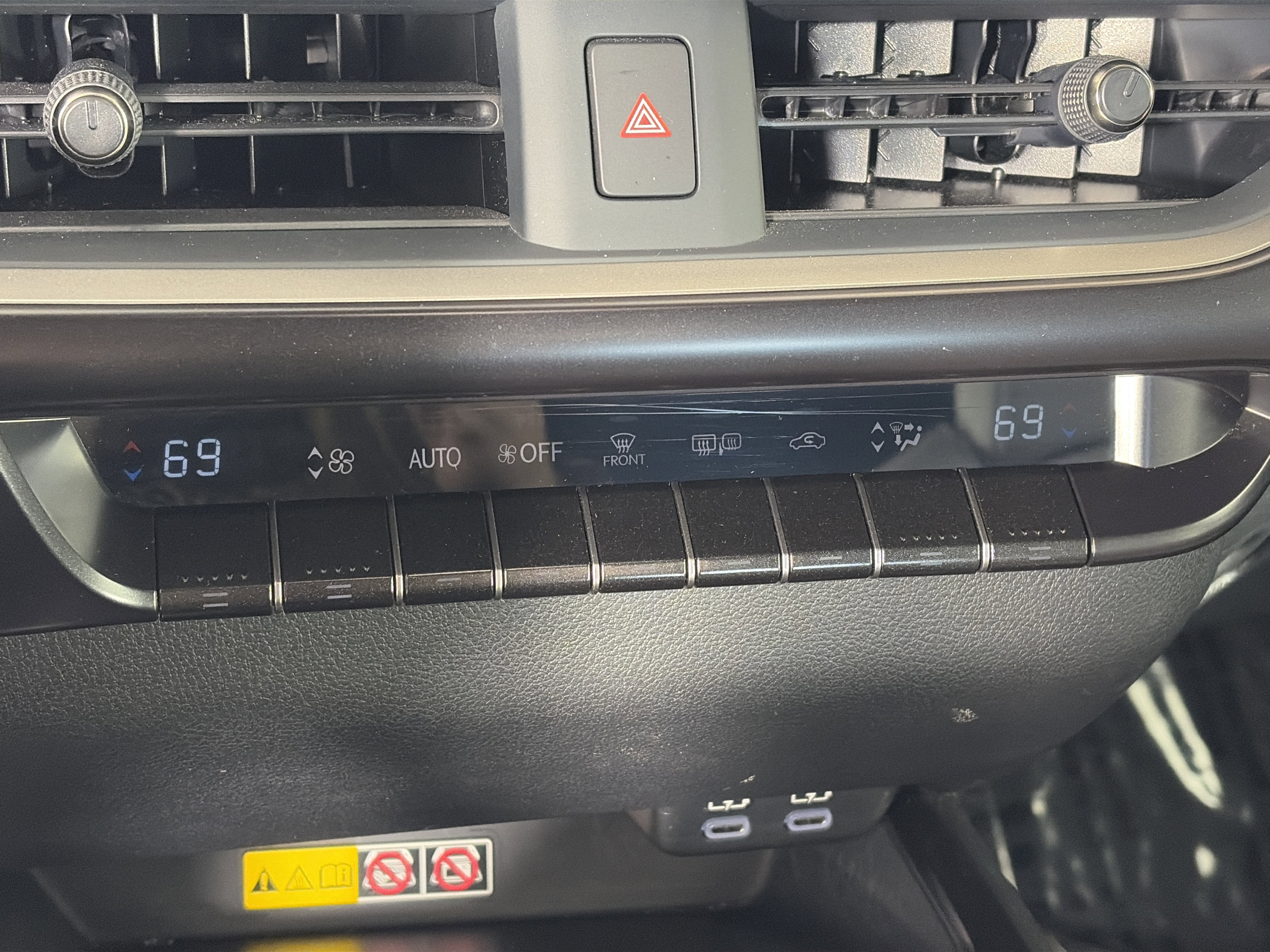 Used 2024 Lexus UX 250h AWD w/ Premium Package image 21