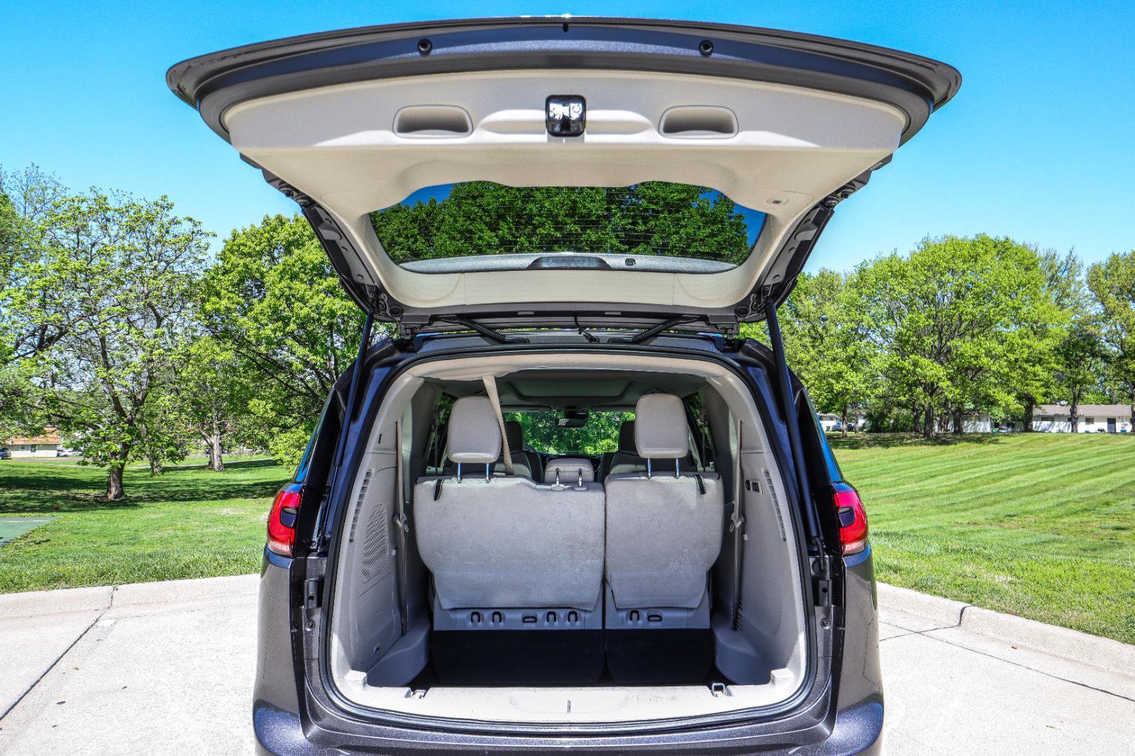 Used 2021 Chrysler Pacifica Limited w/ Premium & Safety Sphere Group AWD/4WD image 25