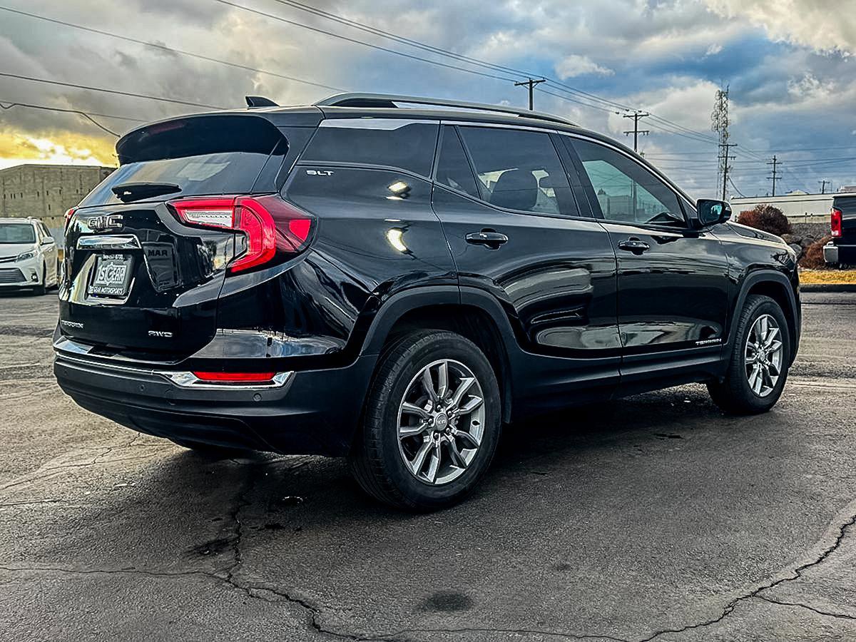Used 2022 GMC Terrain SLT w/ Infotainment Package II image 9