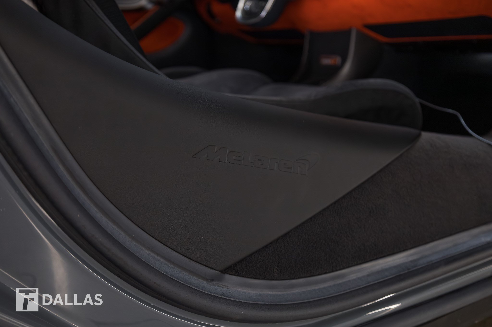 Used 2020 McLaren 600LT Spider RWD image 44