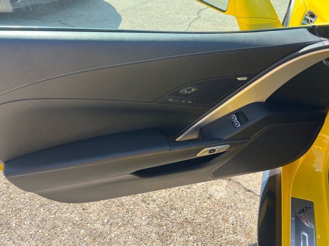 Used 2015 Chevrolet Corvette Z06 w/ Z07 Performance Package image 10