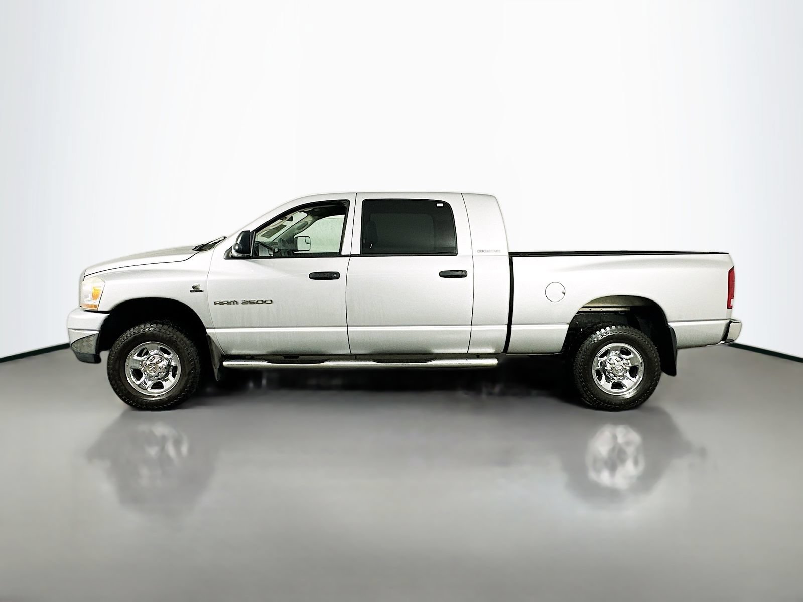 Used 2006 Dodge Ram 2500 Truck SLT AWD/4WD image 4