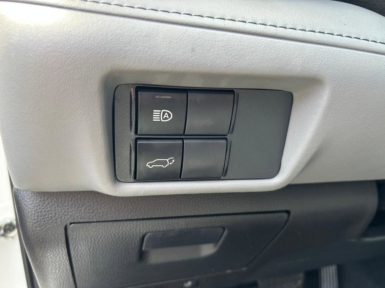 Used 2021 Toyota Highlander XLE image 13