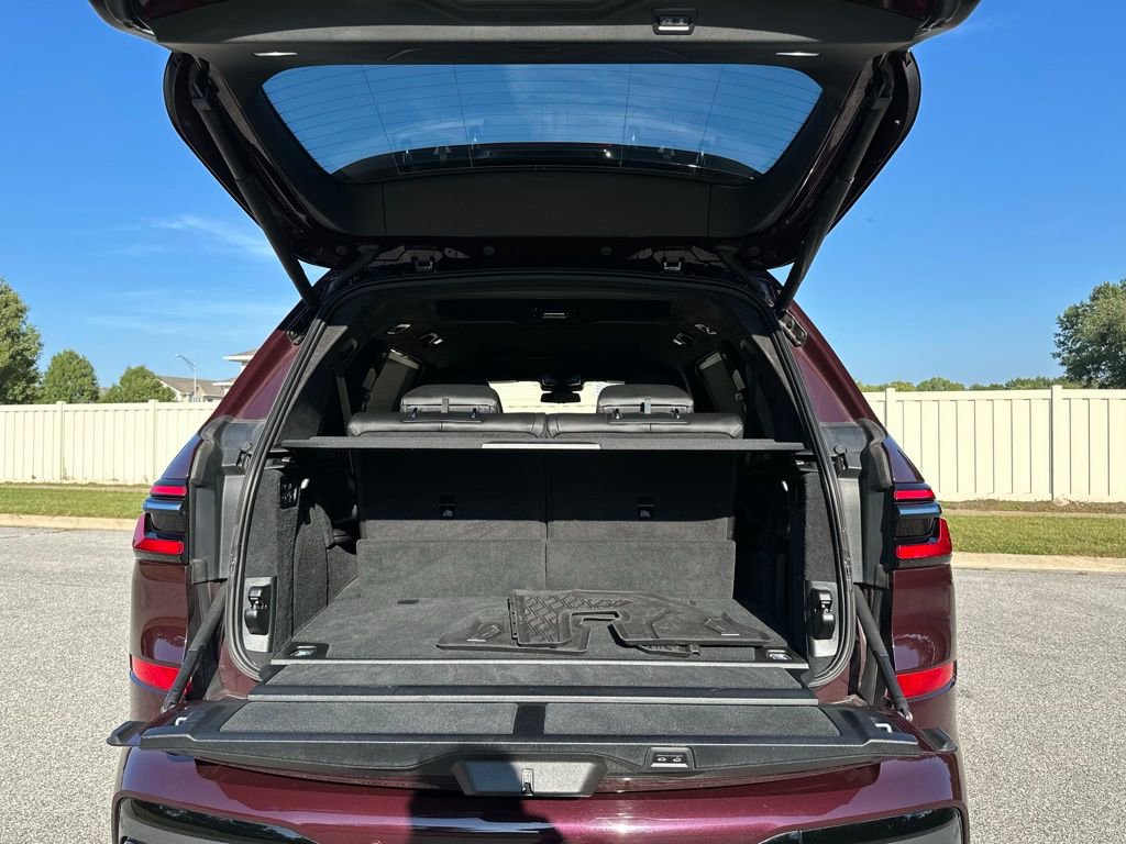 Certified 2023 BMW X7 xDrive40i w/ M Sport Package image 29