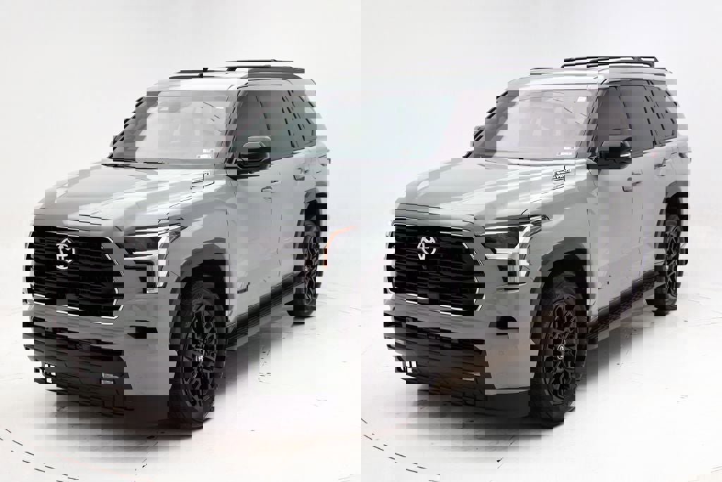 Used 2025 Toyota Sequoia Limited image 2