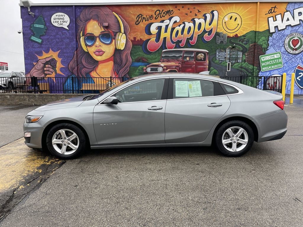 Used 2023 Chevrolet Malibu LT image 2