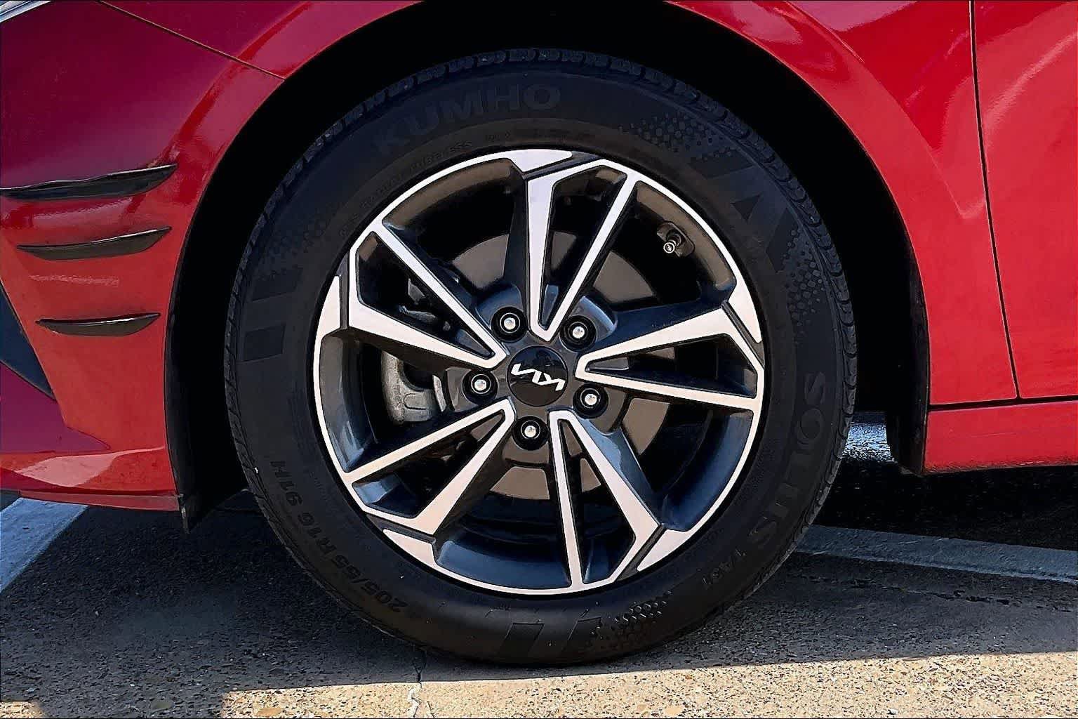 Certified 2023 Kia Forte LXS w/ LXS Technology Package FWD image 7