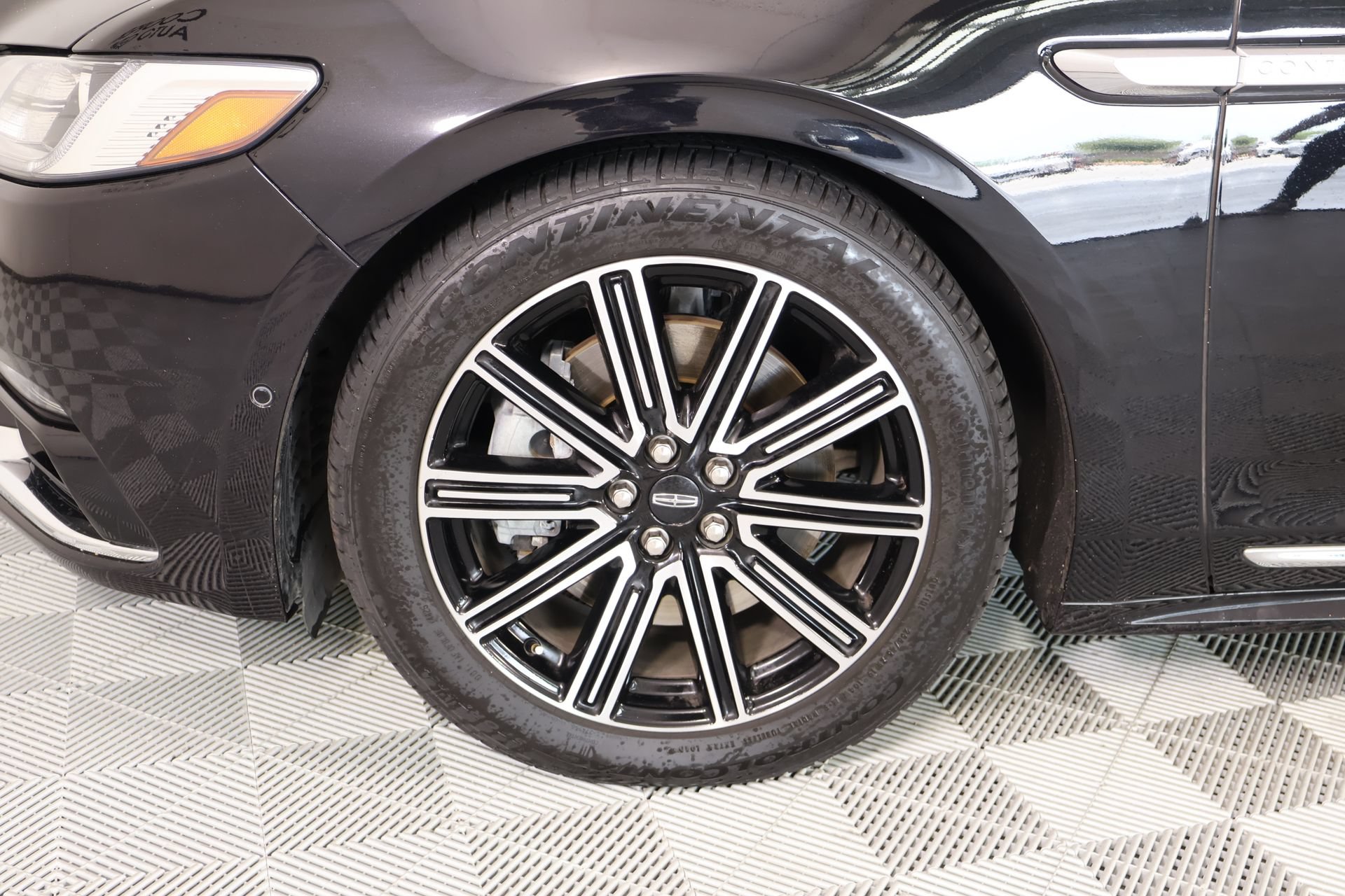 Used 2019 Lincoln Continental Reserve FWD image 18