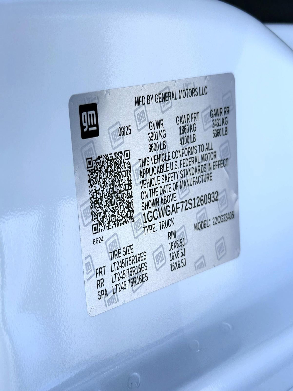 New 2025 Chevrolet Express 2500 Work Van w/ Safety Package RWD image 24