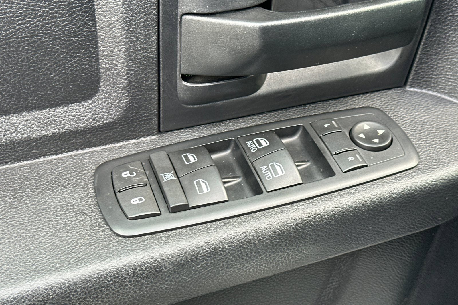 Used 2016 RAM 1500 Express image 11