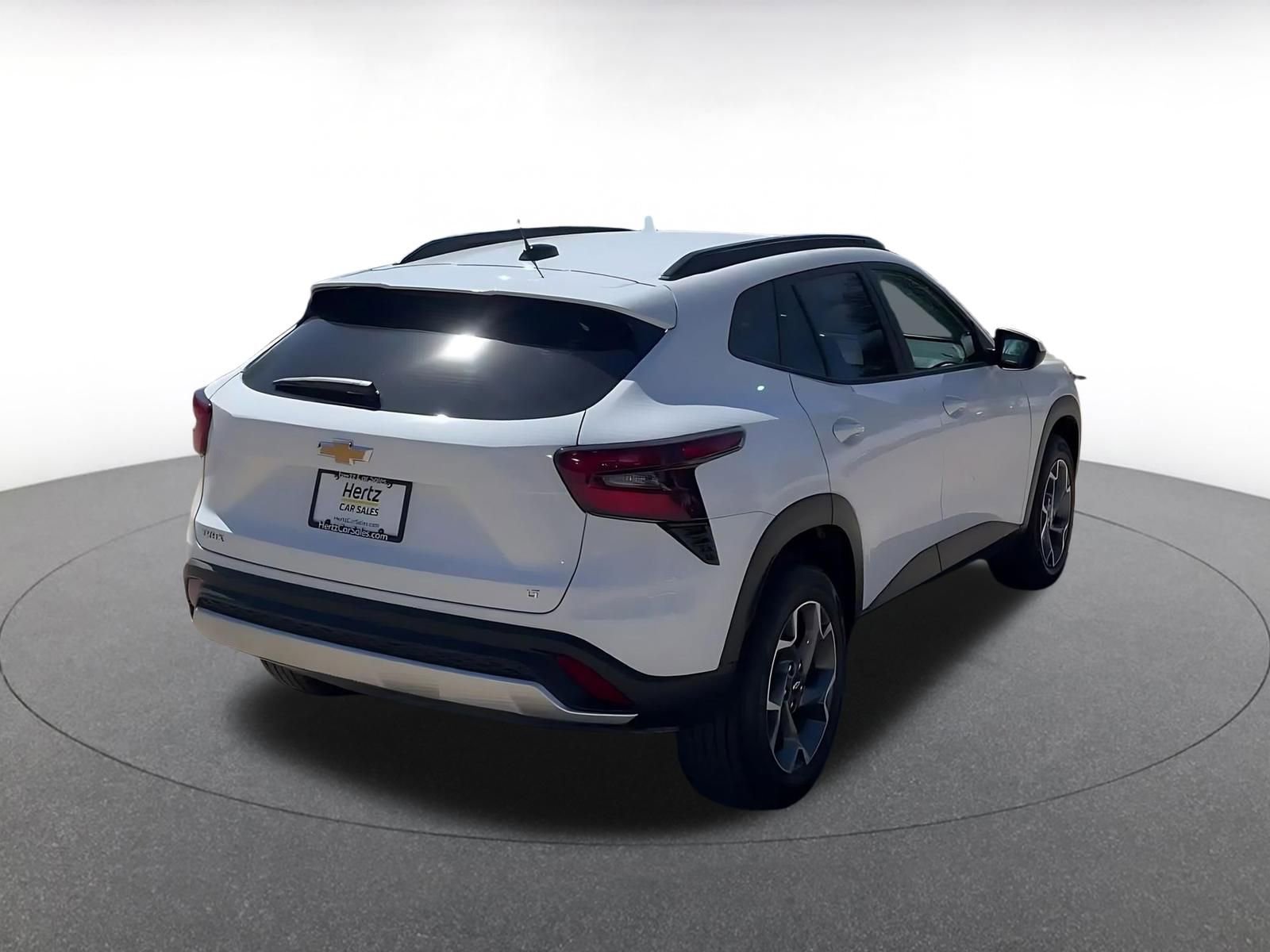 Used 2025 Chevrolet Trax LT image 14