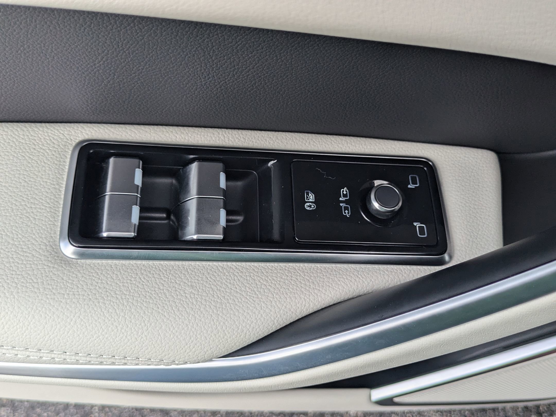 Used 2026 Jaguar F-PACE R-Dynamic S image 21