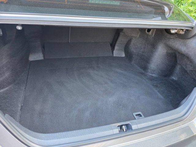 Used 2019 Toyota Camry SE w/ Carpet Mat Package FWD image 16