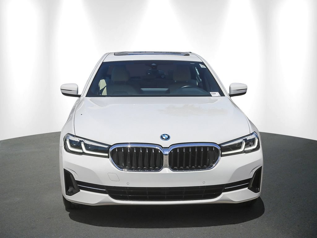 Used 2023 BMW 530e w/ Convenience Package RWD image 2