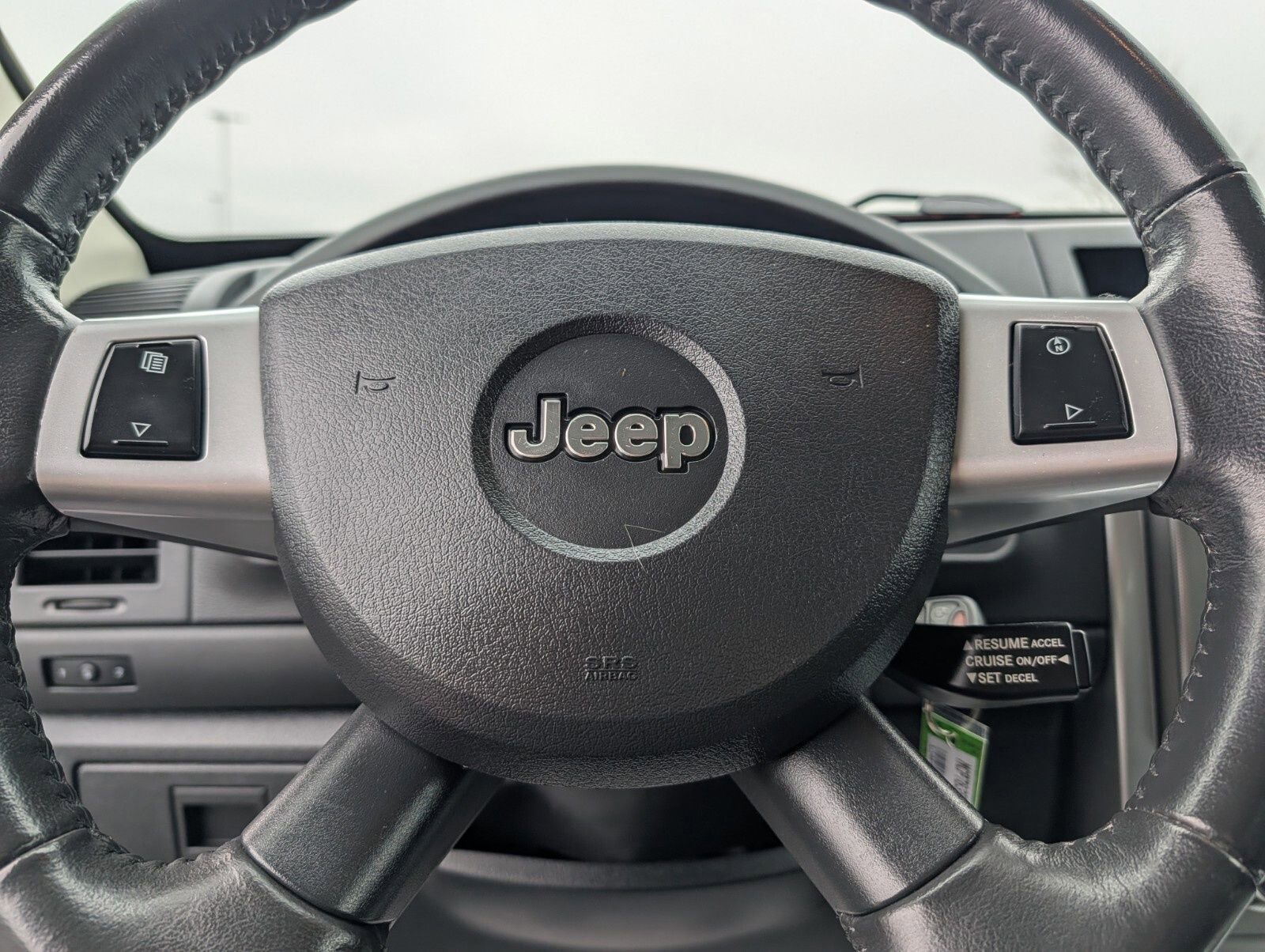 Used 2010 Jeep Liberty Limited w/ Tire & Wheel Group image 26