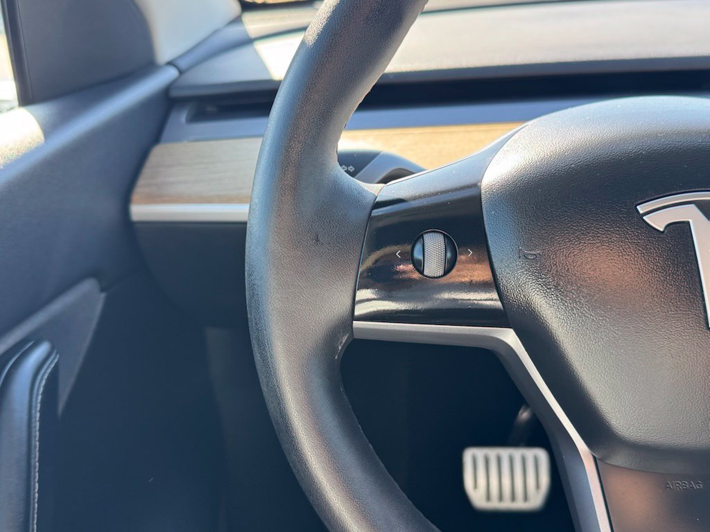 Used 2022 Tesla Model Y Performance AWD/4WD image 9