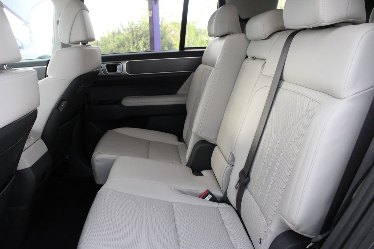 Used 2025 Hyundai Santa Fe SEL FWD image 20