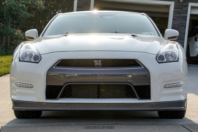 Used 2016 Nissan GT-R Premium AWD/4WD image 13