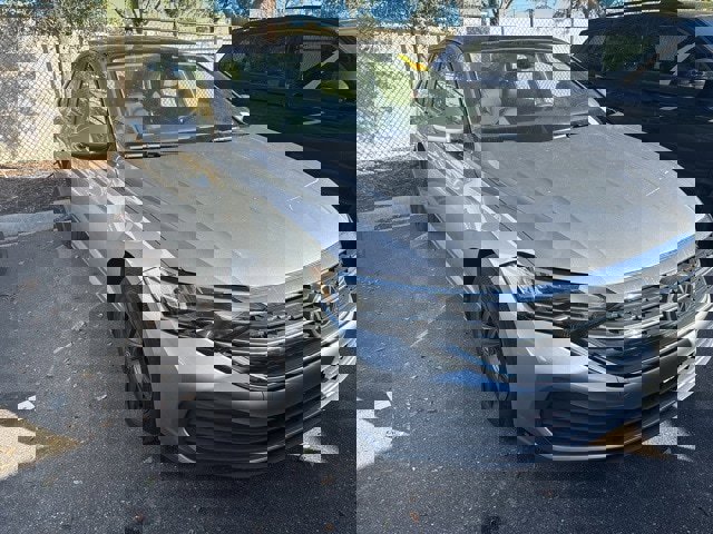 Used 2023 Volkswagen Jetta SE w/ Panoramic Sunroof Package