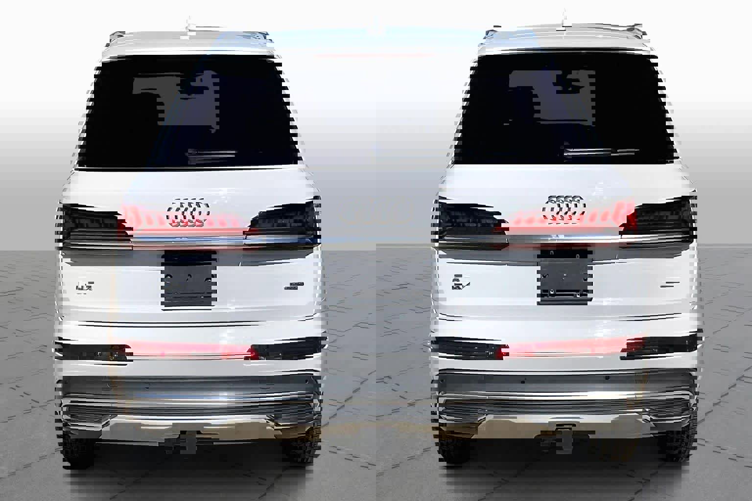 Used 2023 Audi Q7 Premium Plus w/ Premium Plus Package image 5