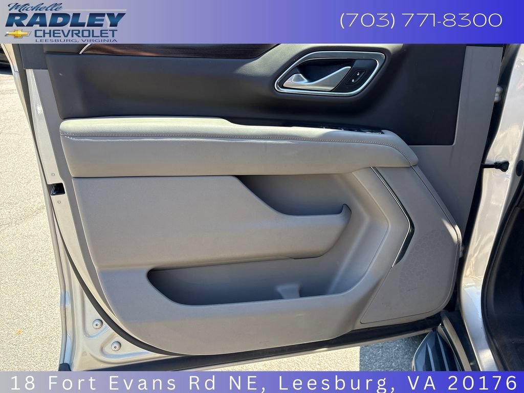 Used 2022 GMC Yukon SLE w/ Gmc Pro Safety Plus Package AWD/4WD image 13